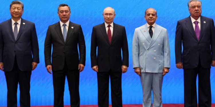 Chine, Inde, Iran et Russie : comment contrer les États-Unis ?